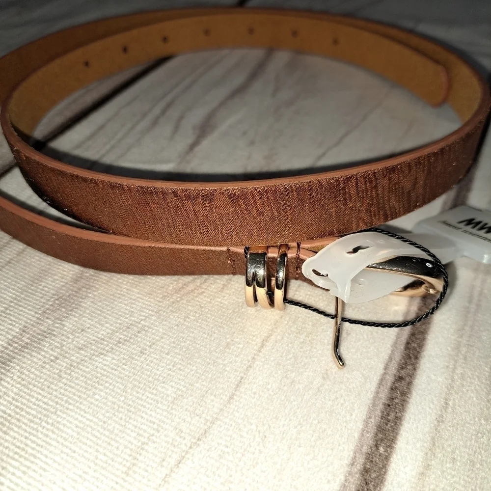 Most Wanted Skinny Shimmer Leather Belt Size Large